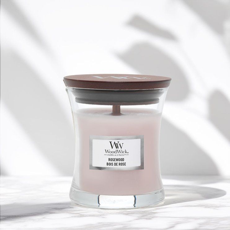 Ароматична свічка з ароматом троянди, кедра і мускусу Woodwick Mini Rosewood 85 г