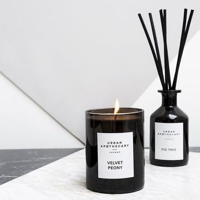 Ароматична свічка з цитрусовим ароматом Urban apothecary Verbena leaves 300 г