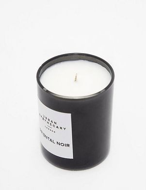 Ароматична свічка з ароматами квітів, прянощів та лісу Urban apothecary Oriental Noir 300 г