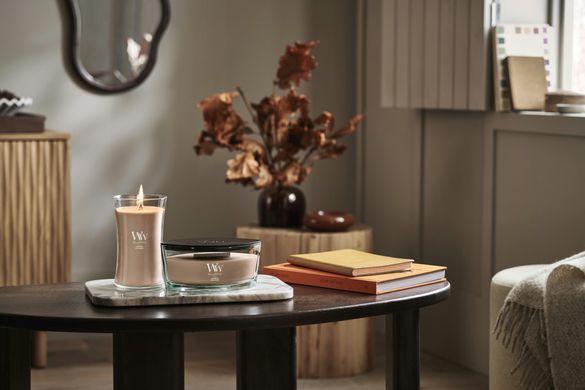 Ароматична свічка з ароматом айви, ірису та сандалу Woodwick Large Cashmere 609г