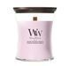 Ароматична свічка з нотами цвіту вишні та ванілі Woodwick Medium Cherry Blossom & Vanilla 275 г